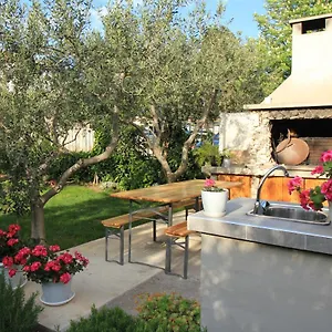 https://apartman-lavender.hotels-in-trogir.com